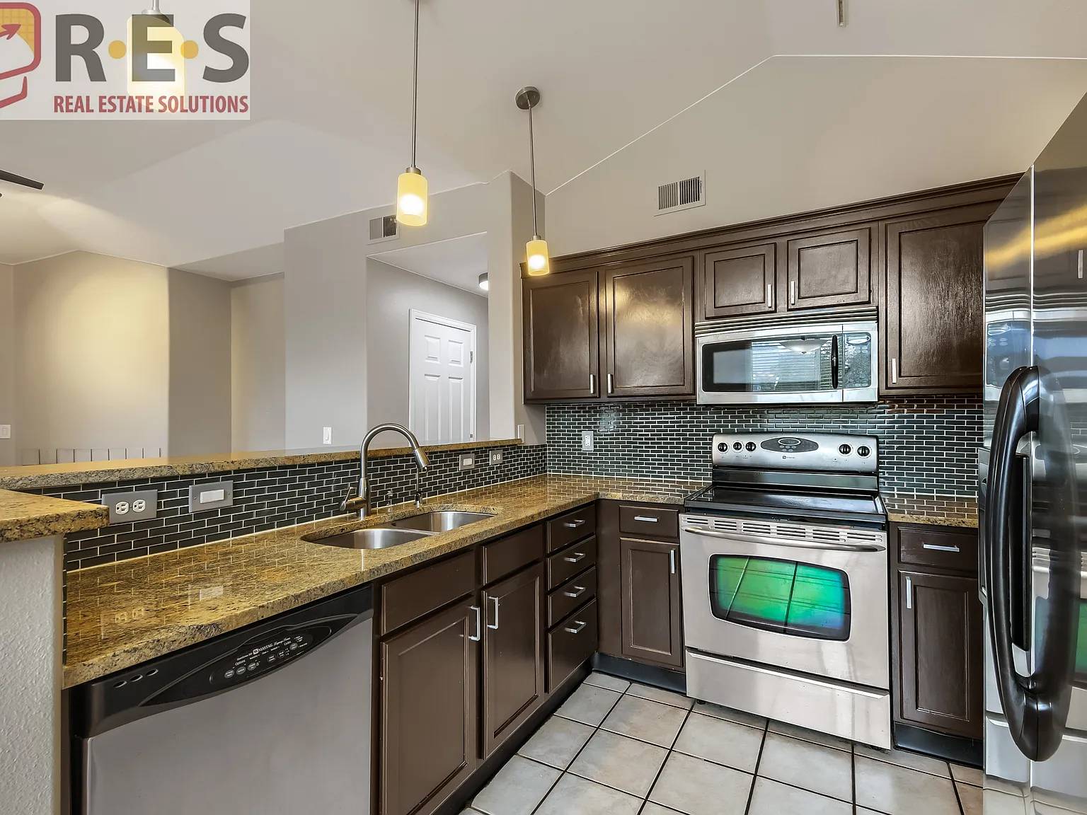2 bed, 1150 sqft, $1,895 — Photo 4