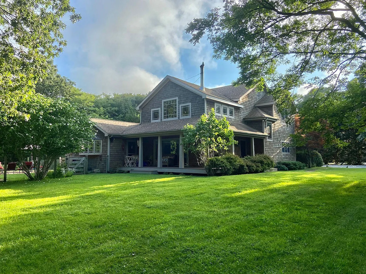 East Hampton Village Close to Everything! — Photo 1