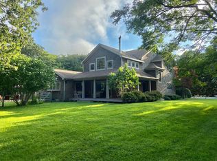12 Yew St, East Hampton, NY 11937