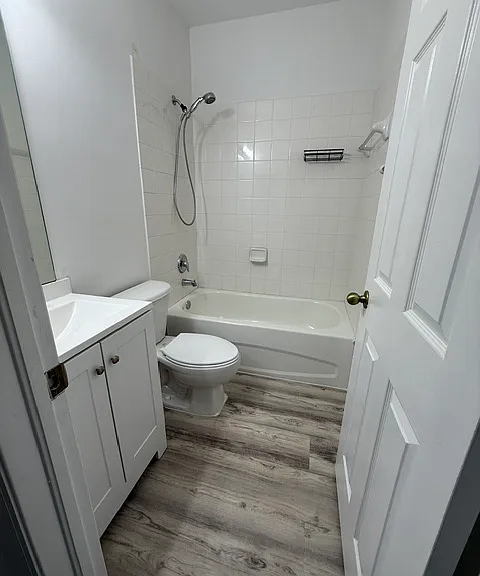 2415 NE 42nd Ave — Photo 1