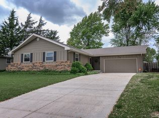 660 Briarcliff Rd, Salina, KS 67401