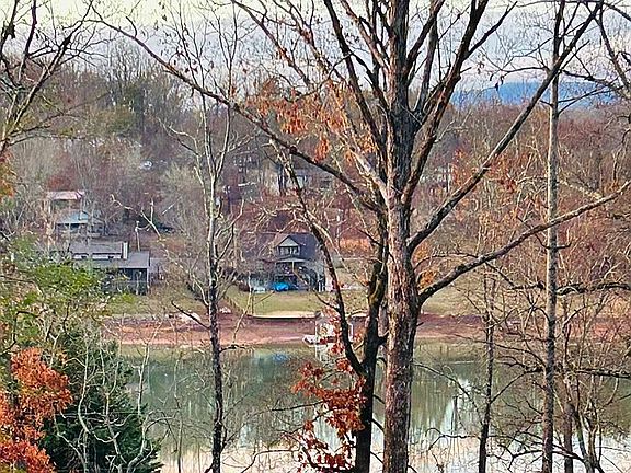 4th image of 11 Rock Hill Rd
