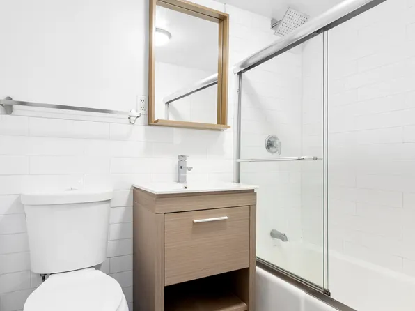 313 West 29th Street image 6 of 6