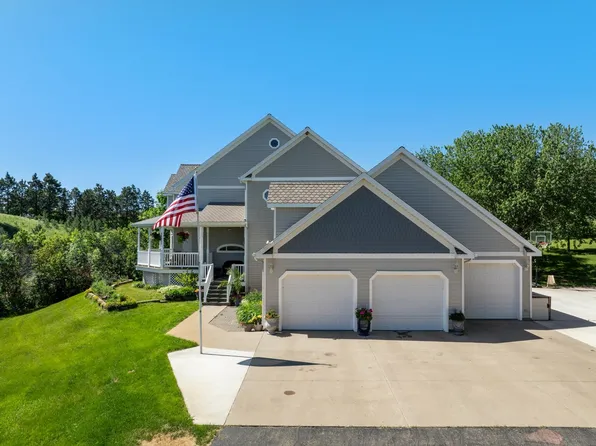 1811 76th St NW, Burlington, ND 58722