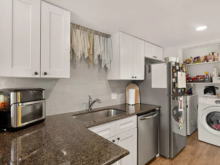 2613 Ektom Dr #C — Photo 10
