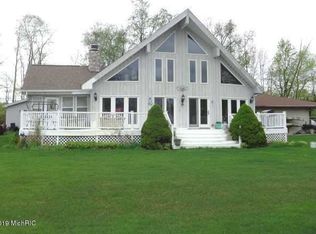 62229 Lagoon Dr, Cassopolis, MI 49031