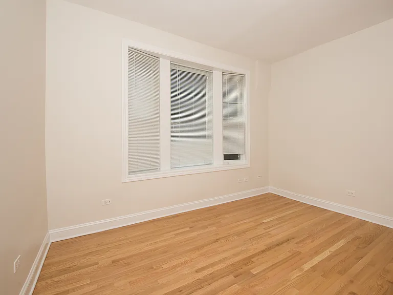 2724 W Division St #2R — Photo 6