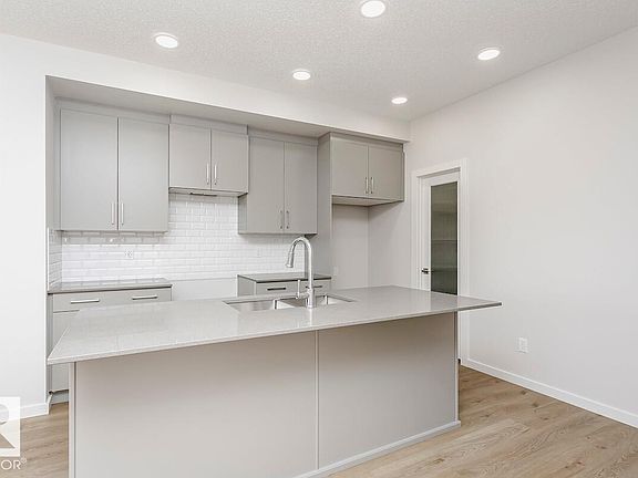2nd image of 2851 64th St SW