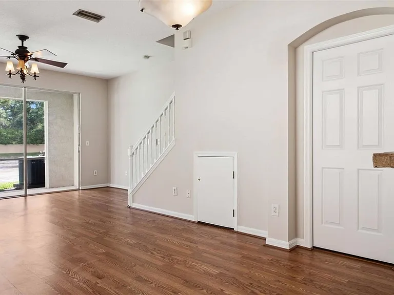 2519 Earlswood Ct — Photo 7
