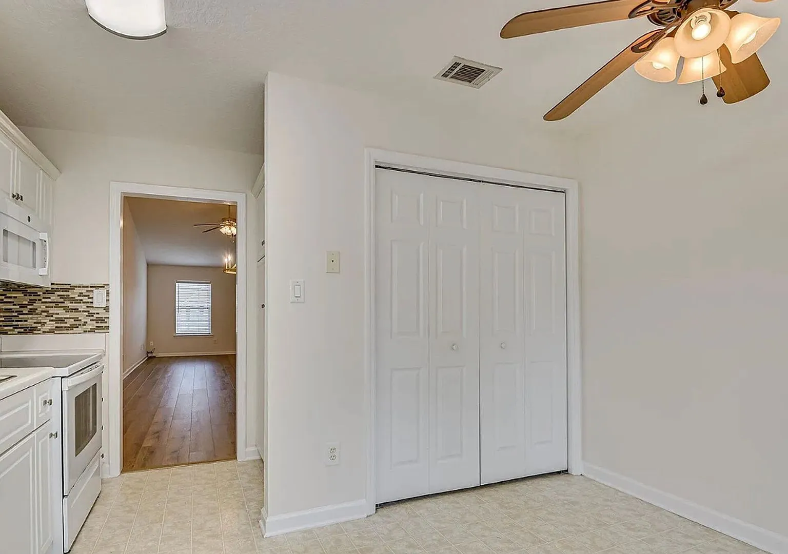 Updated 2 BR, 2 BA Townhome — Photo 4