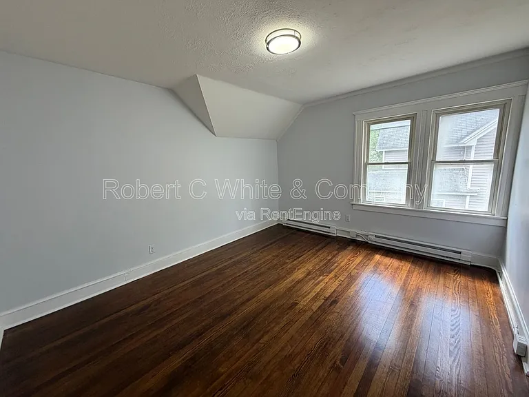 28 Hull St #3 — Photo 9