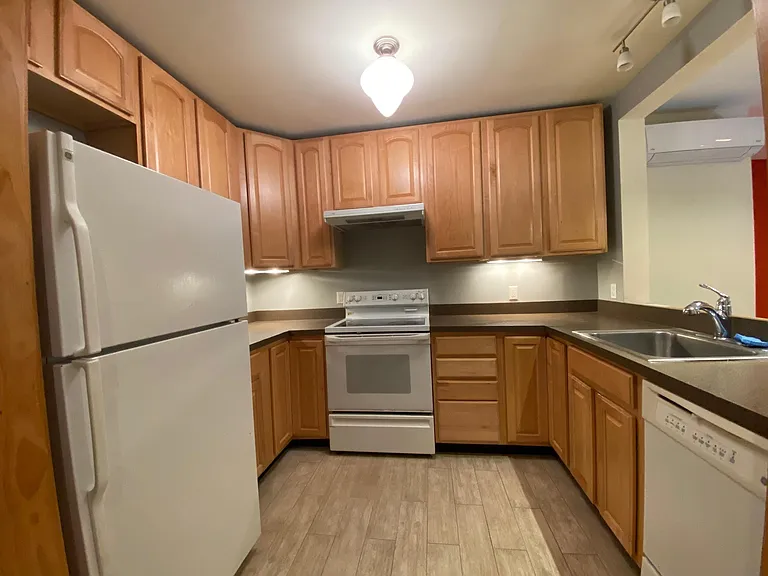 1305 Fairmont St NW #B — Photo 7