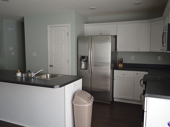 3rd image of 994 Tecumseh Dr