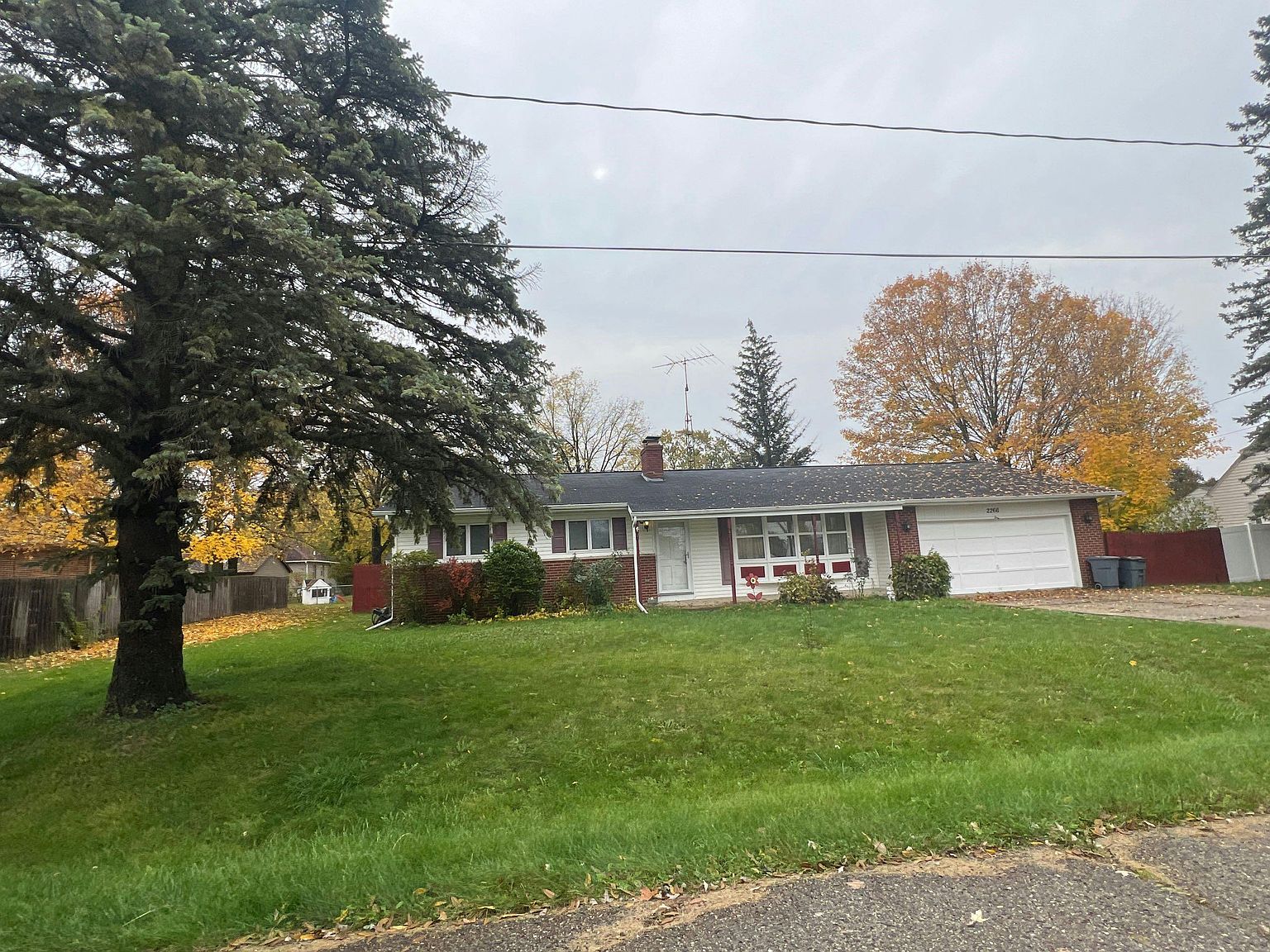 2266 Bradford Dr, Grand Blanc, MI 48507 Zillow