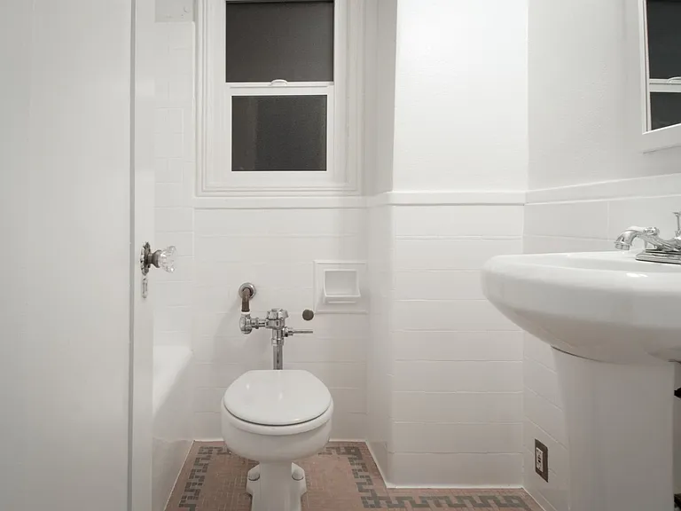 801 S Gramercy Dr — Photo 28