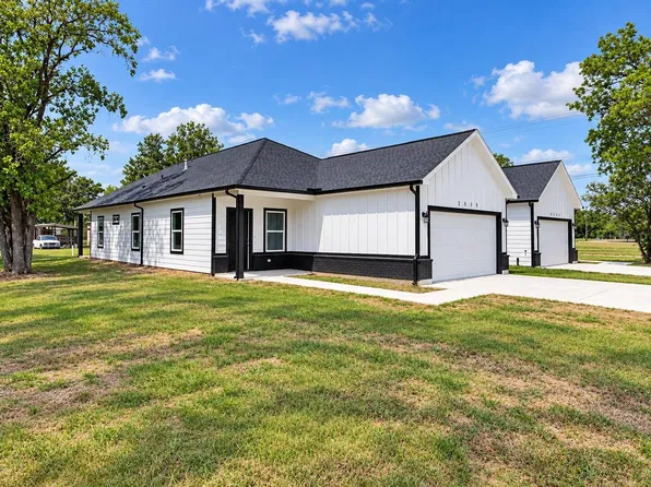 2515 11th St, Hempstead, TX 77445