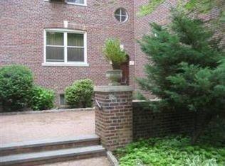 1 Sunnybrook Rd, Yonkers, NY 10708