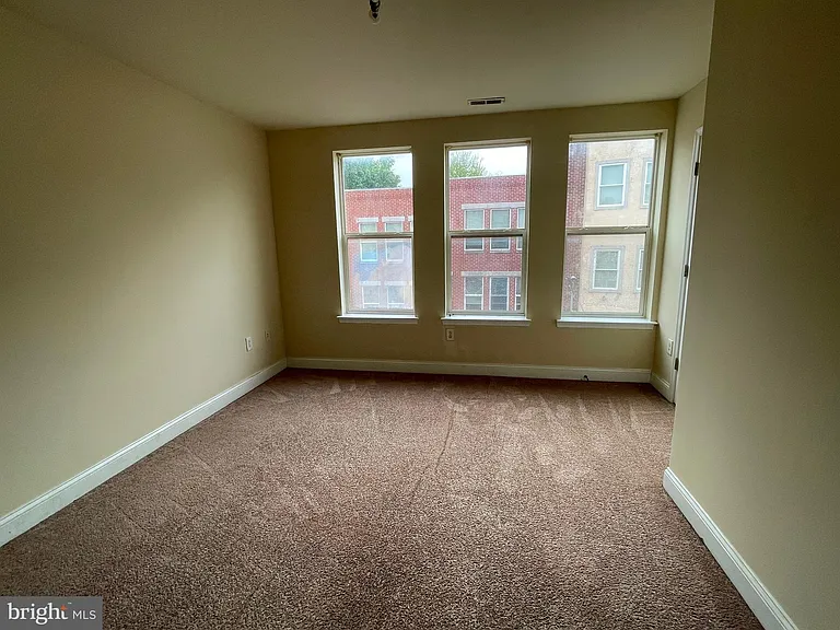 1934 N Gratz St #B — Photo 12