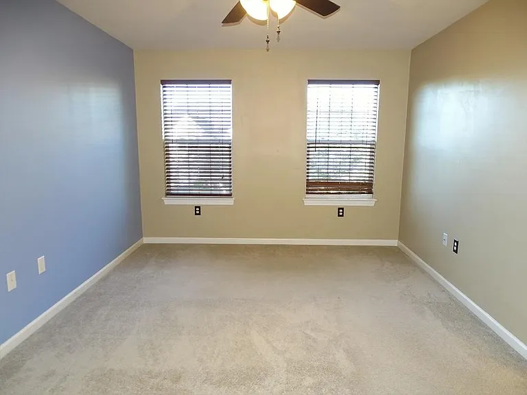56 N Village Cir — Photo 17