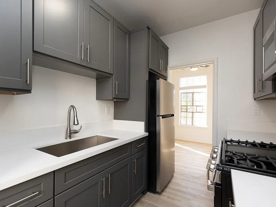 Kingsley Apartments | Historic Apartments in Koreatown