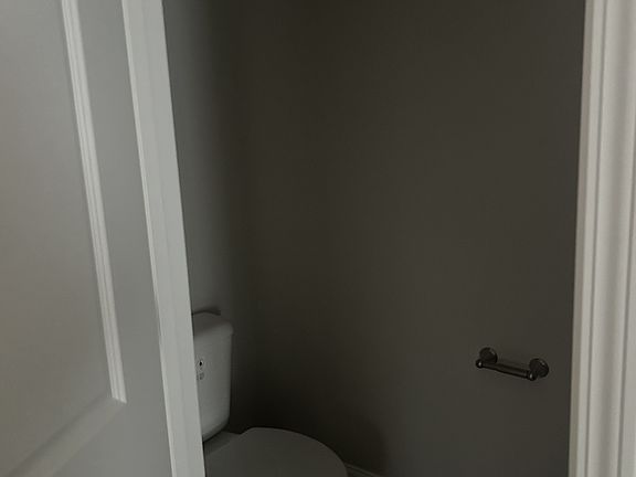 3rd image of 883 Danish Dr