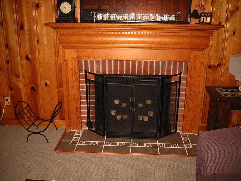 Den fireplace