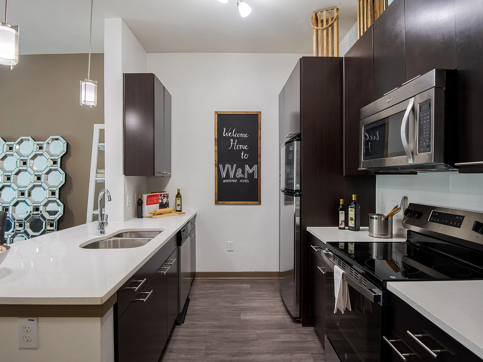 VV&M Apartments — Photo 2