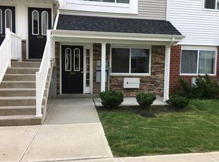 111 Lighthouse Ct, Bronx, NY 10473