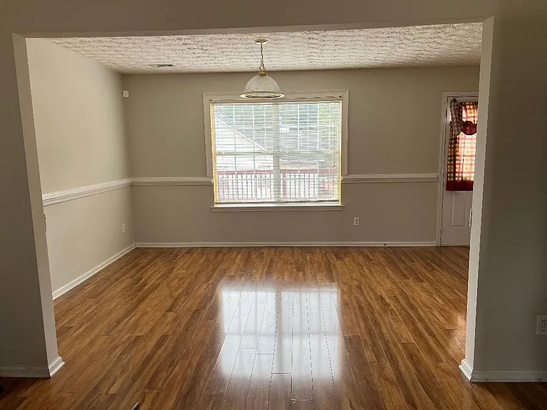 8261 Sunnydale Ln — Photo 4