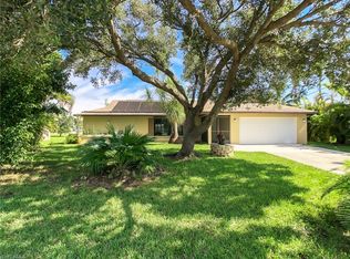 1917 SE 26th St, Cape Coral, FL 33904