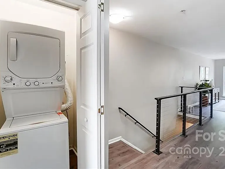 646 Raphael Pl — Photo 9