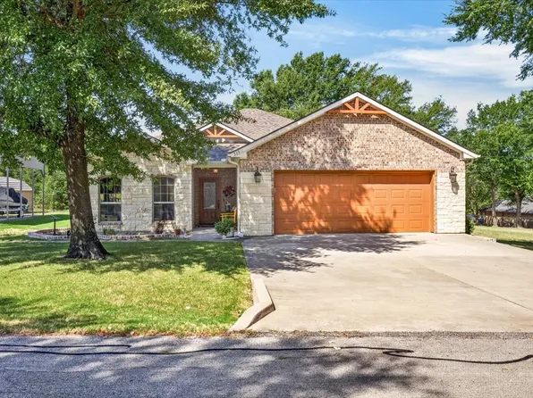 315 Canoe Ct, Gun Barrel City, TX 75156