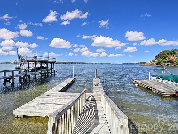 4th image of 7005 Tega Cay Dr