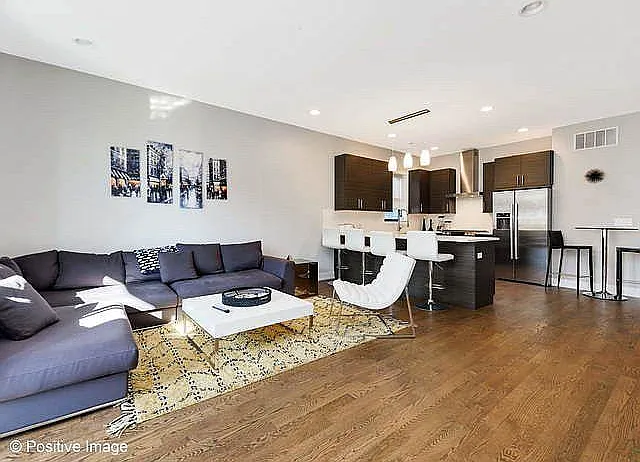2 bed, 1200 sqft, $3,500 — Photo 4