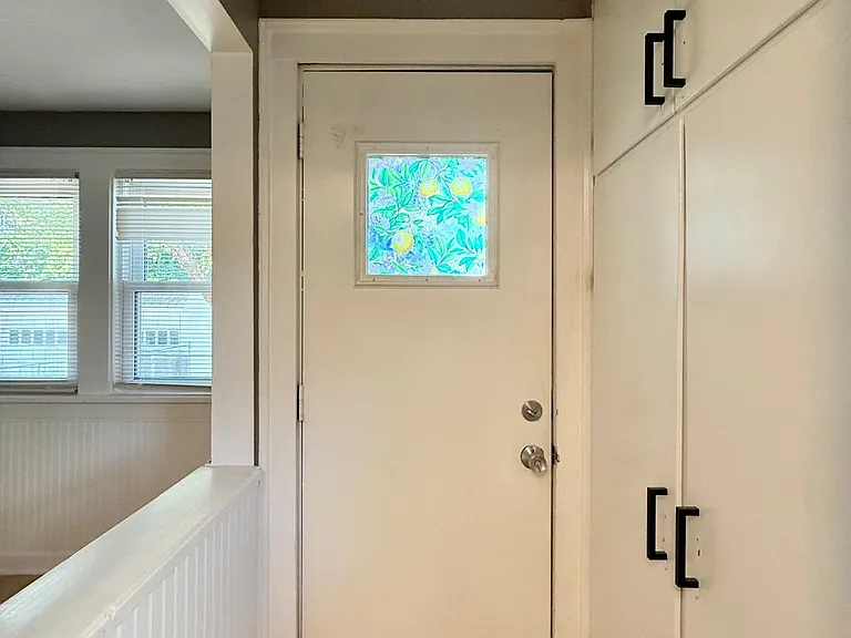 8018 Theota Ave — Photo 10