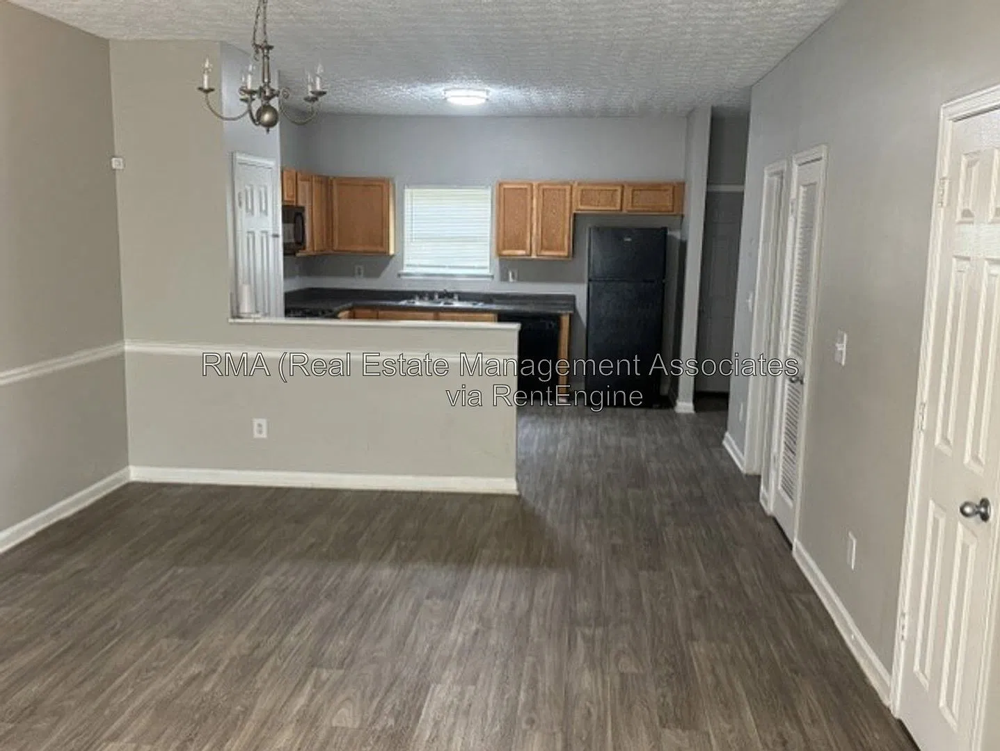 3 bed, 2.5 bath, 1377 sqft, $1,325 — Photo 3