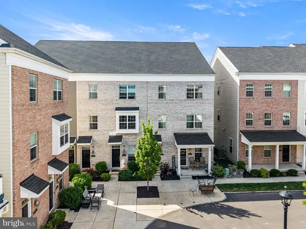 142 Fleet Ct, Bensalem, PA 19020