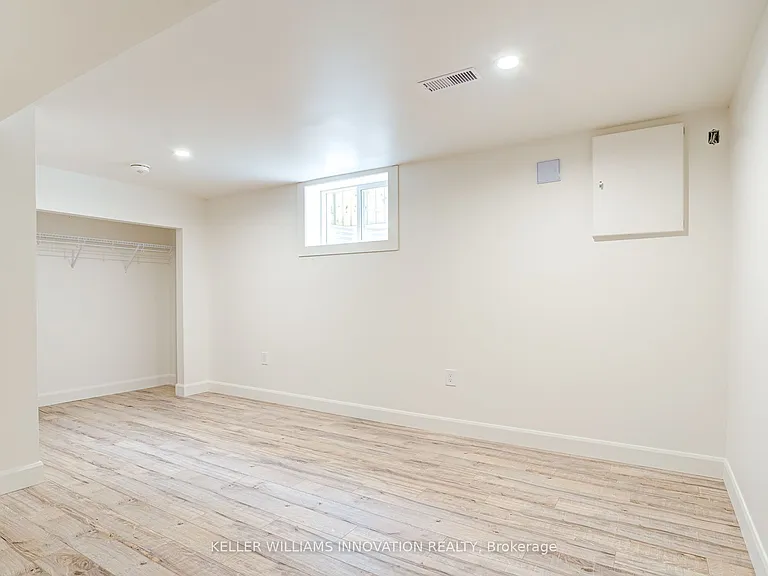 81 Culver Cres #B — Photo 25