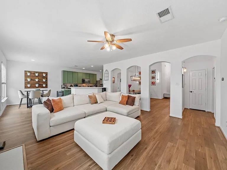 18210 Juniper Creek Ln — Photo 8