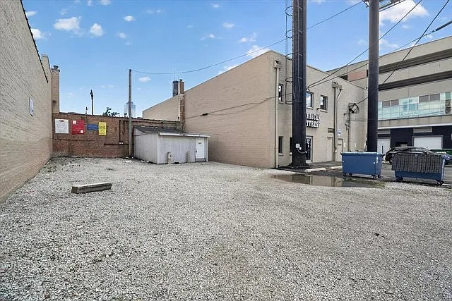 607 W Roosevelt Rd — Photo 56