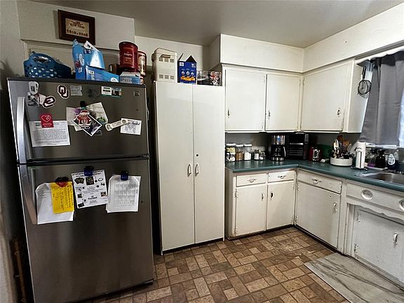 4th image of 2329 Knox Dr
