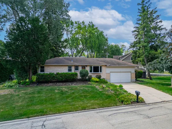 508 Oak Dr, Dundee, IL 60118