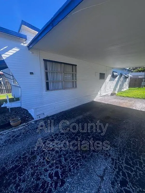 2 bed, 1.0 bath, 470 sqft, $1,295 — Photo 2