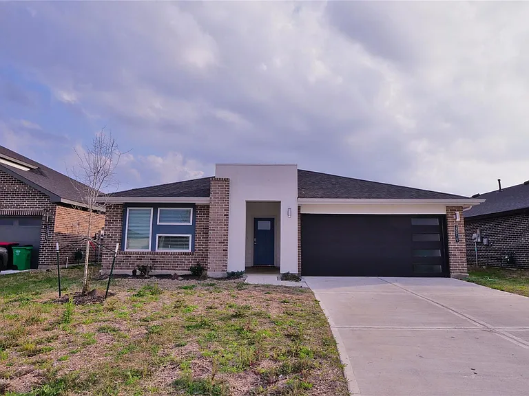 28915 Yachting Point Ln — Photo 1