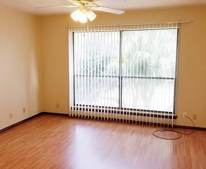 5401 Palm Valley Dr N — Photo 11