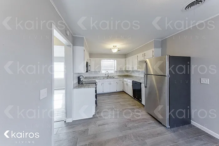 4405 Crockett St — Photo 6
