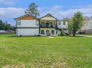 302 Brook Hollow Dr, Conroe, TX 77385