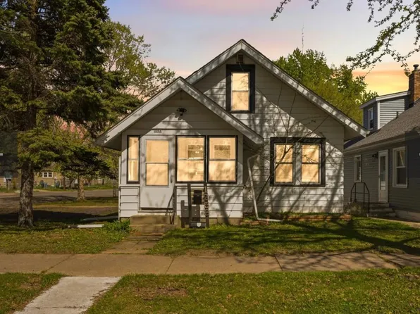1258 Farrington St, Saint Paul, MN 55117