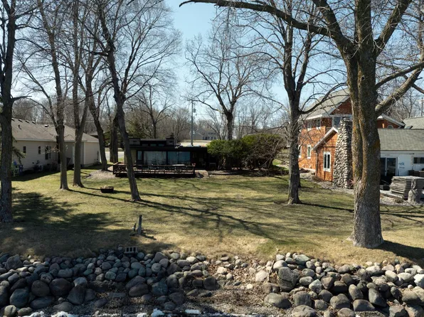 456 Shorewood Dr, Detroit Lakes, MN 56501