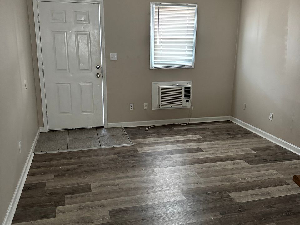 1st image of 421 Edwards Ave #6